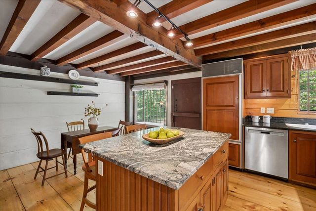 14 Walnut Hill Road, Amherst, NH 03031