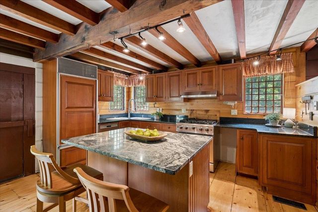 14 Walnut Hill Road, Amherst, NH 03031