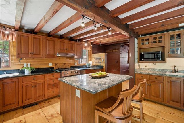 14 Walnut Hill Road, Amherst, NH 03031