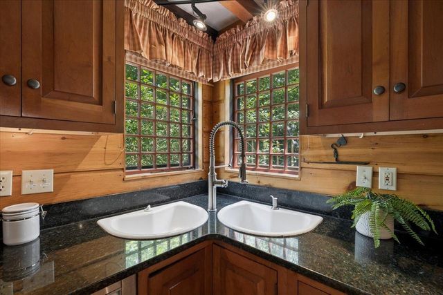 14 Walnut Hill Road, Amherst, NH 03031