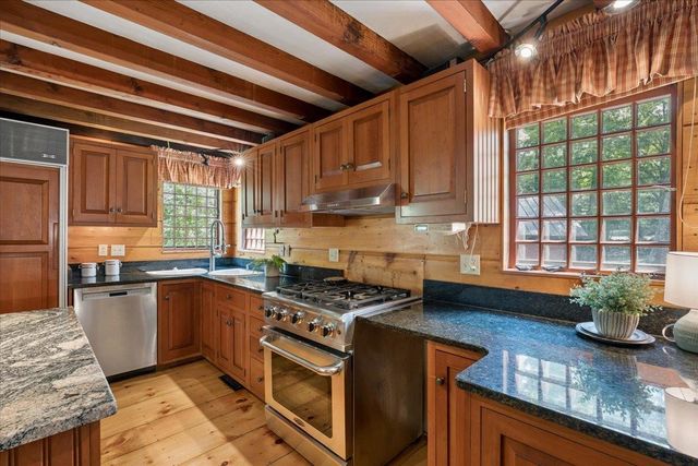 14 Walnut Hill Road, Amherst, NH 03031