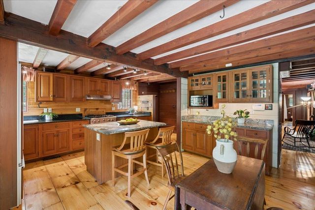 14 Walnut Hill Road, Amherst, NH 03031