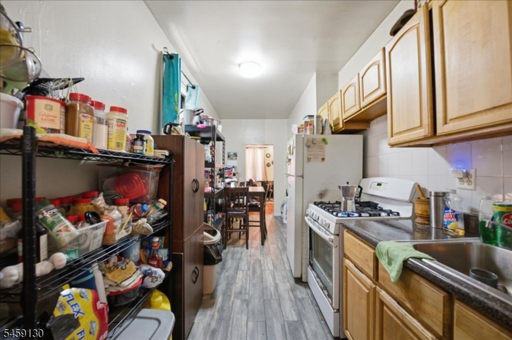 70 4Th St, Elizabeth City, NJ 07206 — photo 5