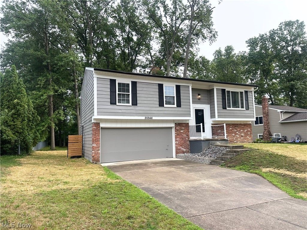 26946 Southwood Lane, Olmsted Twp, OH 44138