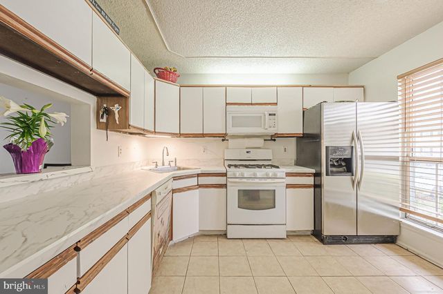 41 SENECA DR, Absecon, NJ 08205
