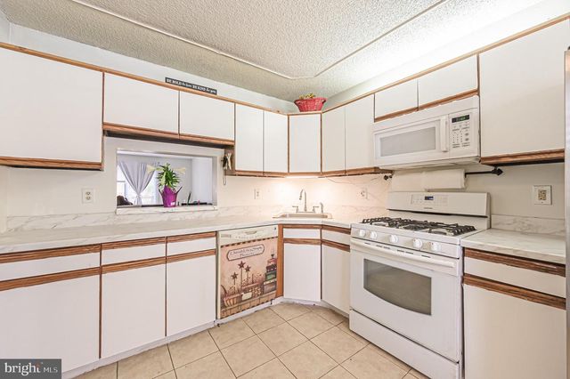 41 SENECA DR, Absecon, NJ 08205