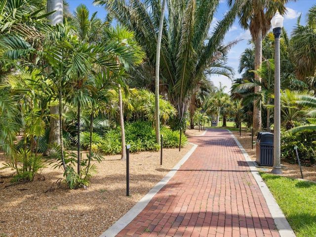 610 4TH AVENUE S, St Petersburg, FL 33701