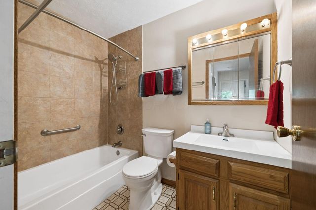 1201 Addison Drive, Reynoldsburg, OH 43068