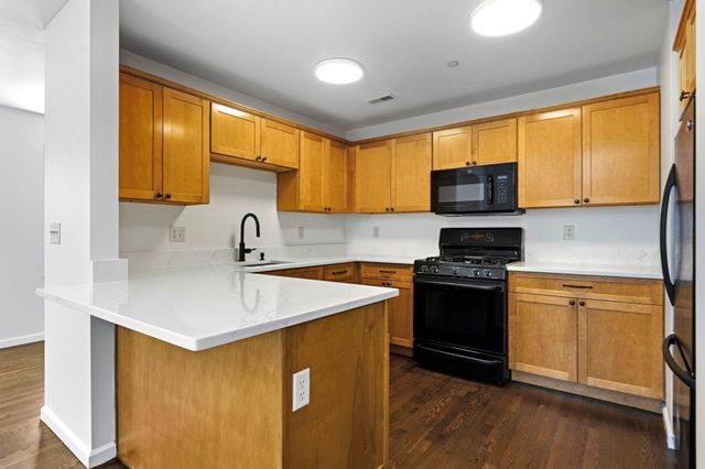 19 Russell Pl 19, Arlington, MA 02474