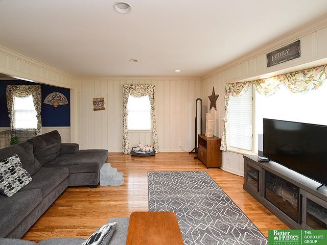 600 Ridgewood Avenue, Omaha, NE 68114