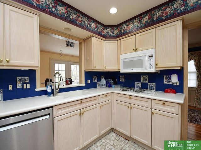 600 Ridgewood Avenue, Omaha, NE 68114