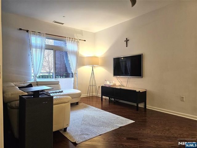 1121 Riverview Avenue 121, Englewood, NJ 07631