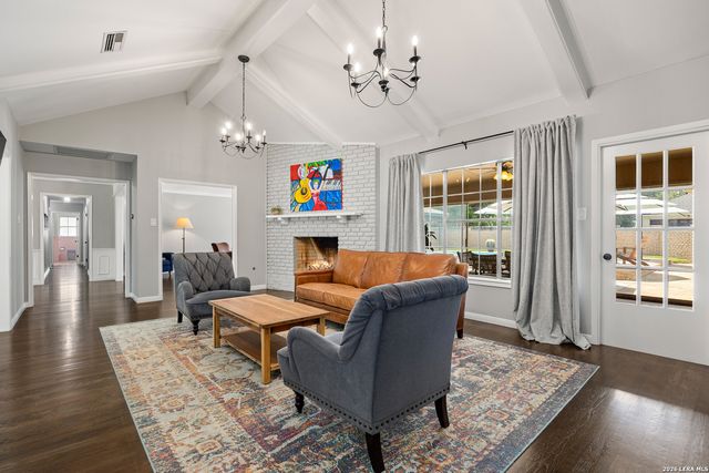 200 Sir Arthur Ct, Castle Hills, TX 78213