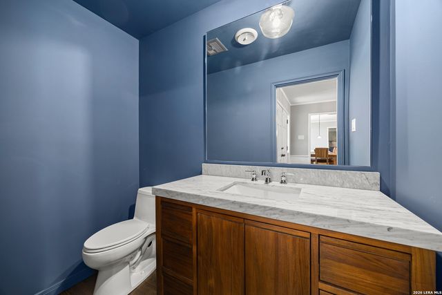 200 Sir Arthur Ct, Castle Hills, TX 78213