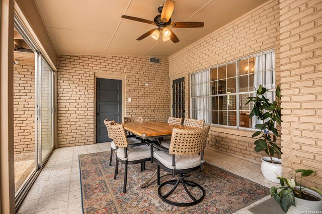 200 Sir Arthur Ct, Castle Hills, TX 78213