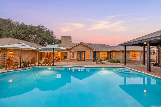 200 Sir Arthur Ct, Castle Hills, TX 78213