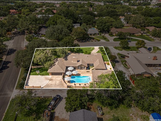 200 Sir Arthur Ct, Castle Hills, TX 78213