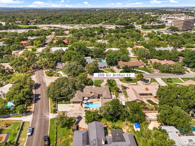 200 Sir Arthur Ct, Castle Hills, TX 78213
