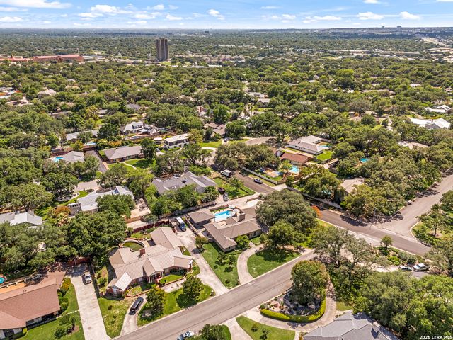 200 Sir Arthur Ct, Castle Hills, TX 78213