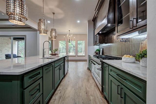 7402 Coyote Point, Edmond, OK 73034