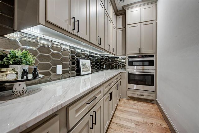 7402 Coyote Point, Edmond, OK 73034