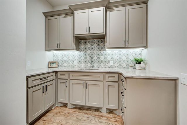 7402 Coyote Point, Edmond, OK 73034