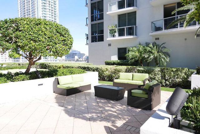 1050 Brickell Ave 3206, Miami, FL 33131