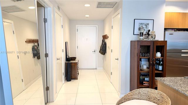 1050 Brickell Ave 3206, Miami, FL 33131