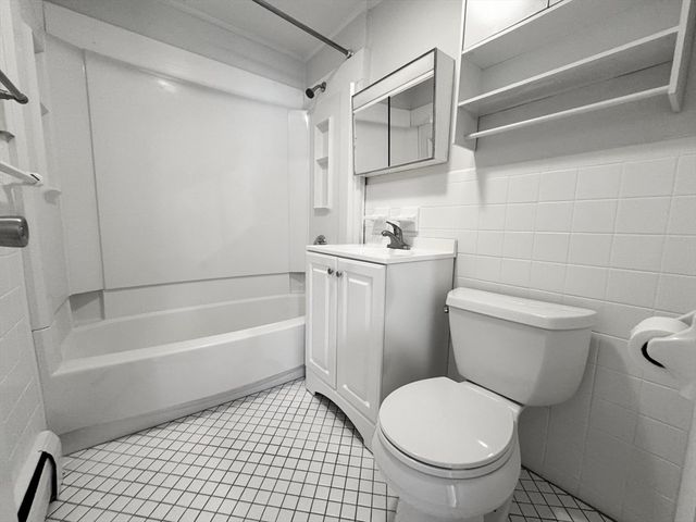 52 Bryon 3, Boston, MA 02467