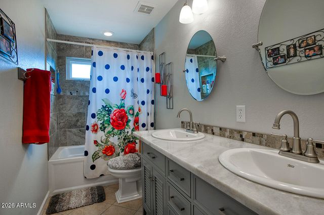 672 W SAN REMO Court, Gilbert, AZ 85233
