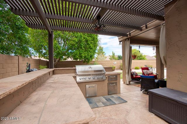 672 W SAN REMO Court, Gilbert, AZ 85233