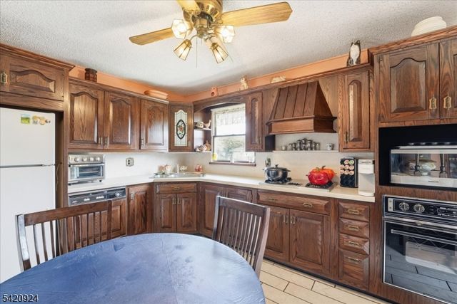 100 Hayes Ave, Clark Twp., NJ 07066