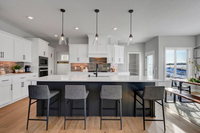 18237 Glacier Way, Lakeville, MN 55044