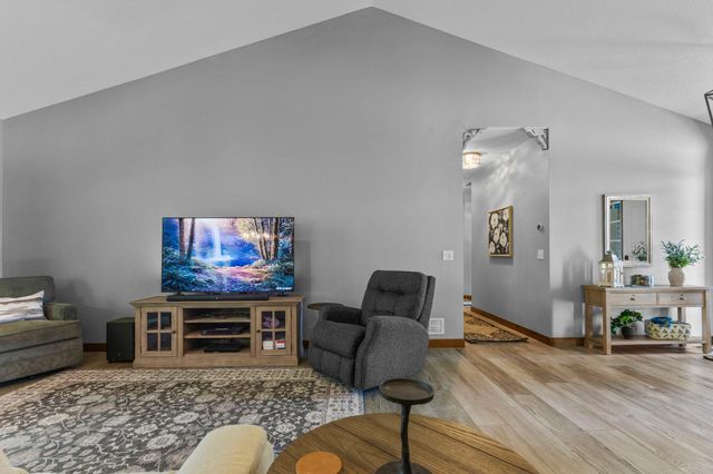 19583 Baldwin Street NW, Elk River, MN 55330