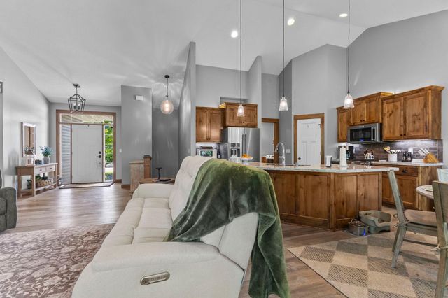 19583 Baldwin Street NW, Elk River, MN 55330
