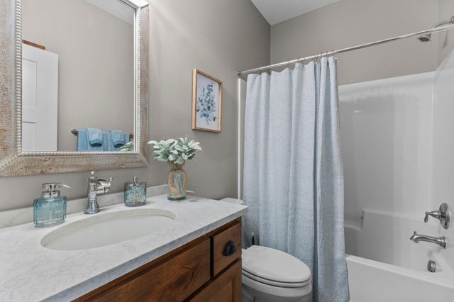 19583 Baldwin Street NW, Elk River, MN 55330
