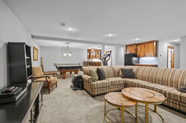 19583 Baldwin Street NW, Elk River, MN 55330