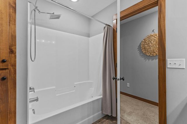 19583 Baldwin Street NW, Elk River, MN 55330