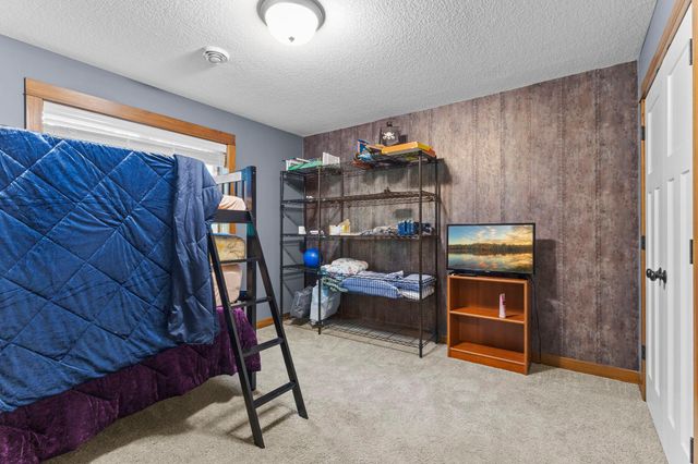 19583 Baldwin Street NW, Elk River, MN 55330