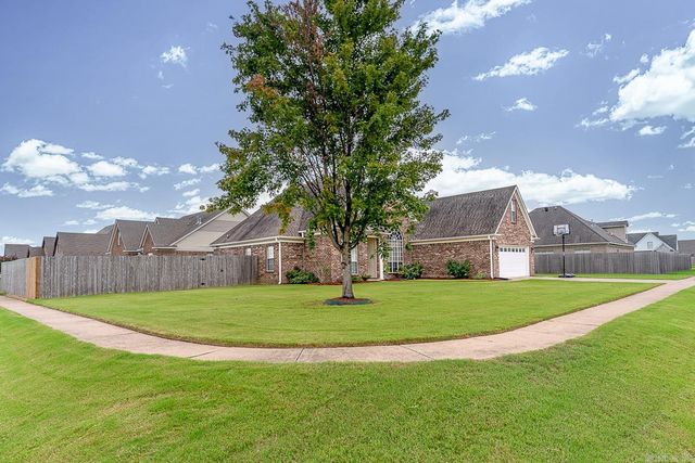 837 Belle Rive Dr, Marion, AR 72364