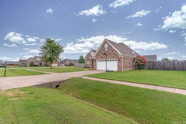 837 Belle Rive Dr, Marion, AR 72364