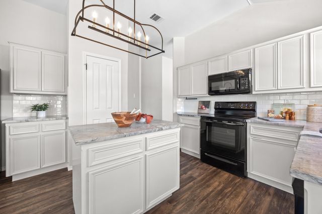 9006 Brimstone LN, Austin, TX 78717