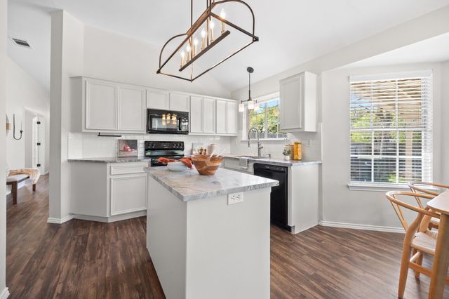 9006 Brimstone LN, Austin, TX 78717