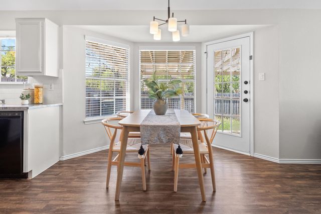 9006 Brimstone LN, Austin, TX 78717