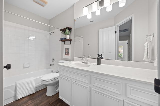 9006 Brimstone LN, Austin, TX 78717