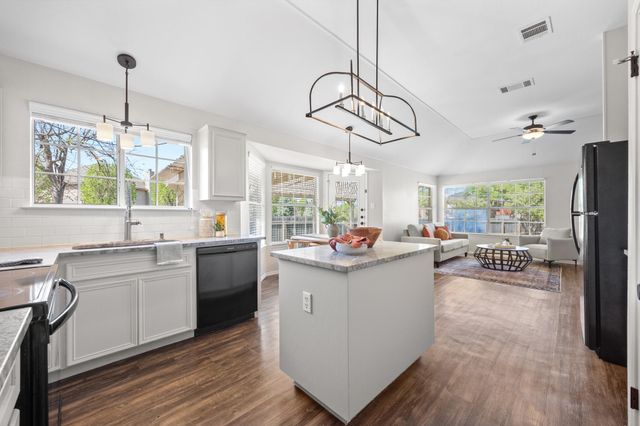 9006 Brimstone LN, Austin, TX 78717