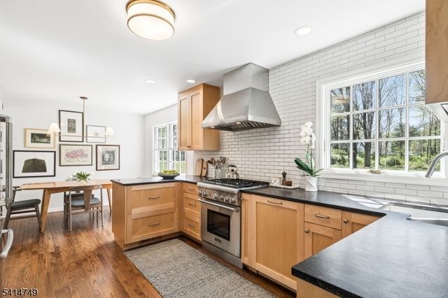 89 Lyons Pl, Bernards Twp., NJ 07920