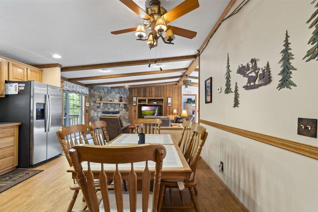 123 Lake Shore Drive, Wisconsin Dells, WI 53965