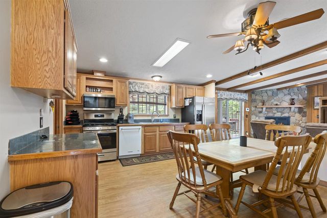 123 Lake Shore Drive, Wisconsin Dells, WI 53965