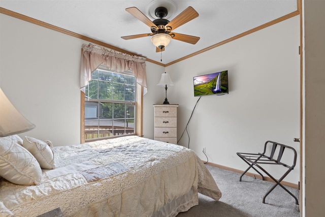 123 Lake Shore Drive, Wisconsin Dells, WI 53965